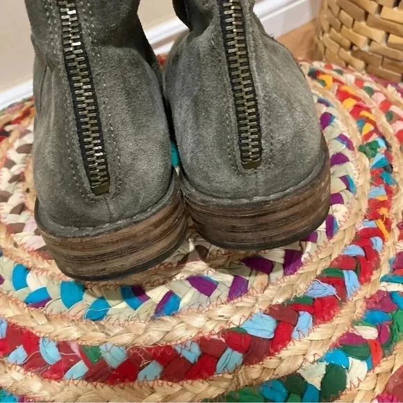 Fiorentini + Baker army green suede zip boots - Picture 4 of 9